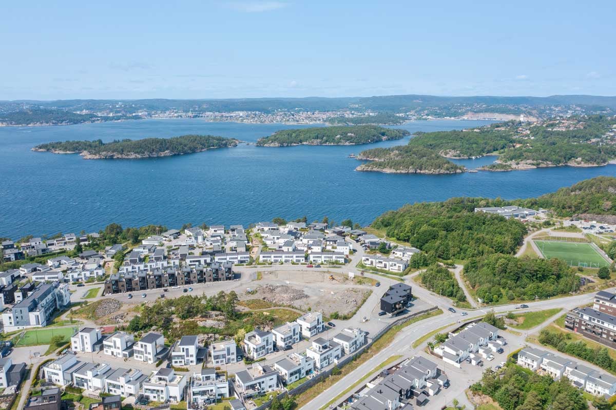 Dvergsnesåsen-sett-fra-lufta