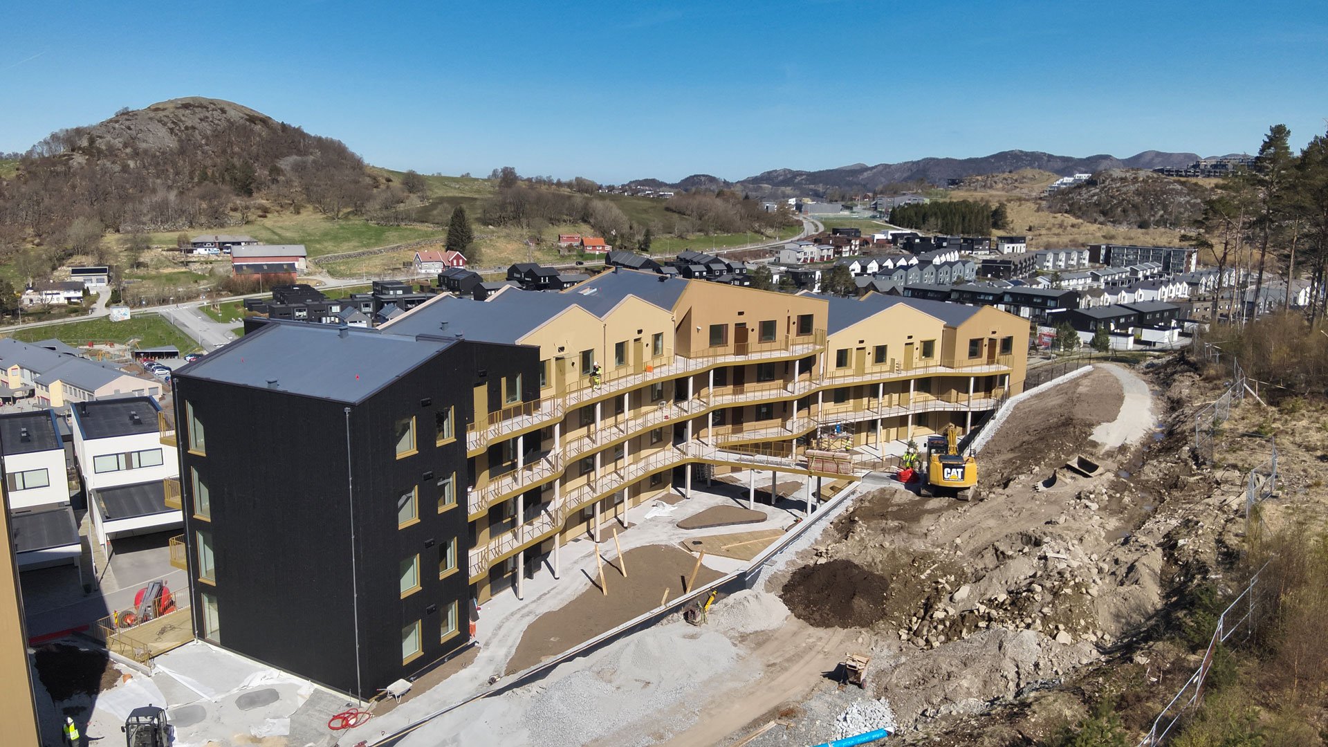 Flyfoto av Skogens ro, april 2026
