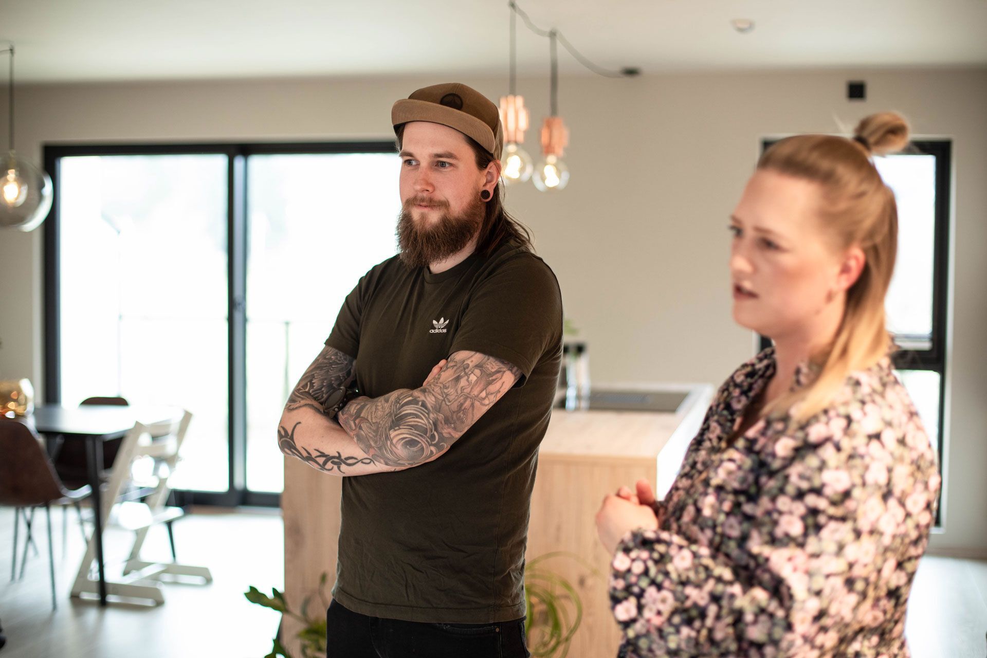 Claus og Susanne Vervik på kjøkkenet sitt på Hovemarka